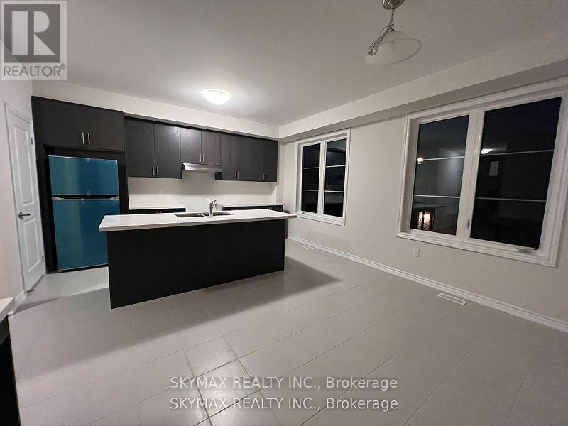 96 Halliford Place, Brampton, Ontario  L6P 4N6 - Photo 3 - W12851722