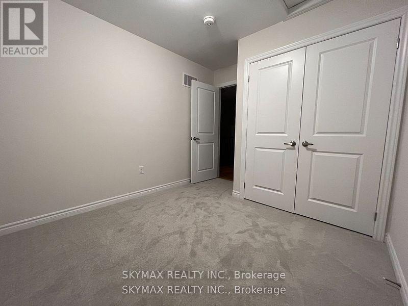 96 Halliford Place, Brampton, Ontario  L6P 4N6 - Photo 8 - W12851722