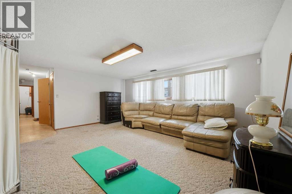 32 Huget Crescent, Red Deer, Alberta  T4N 6P4 - Photo 23 - A2279765