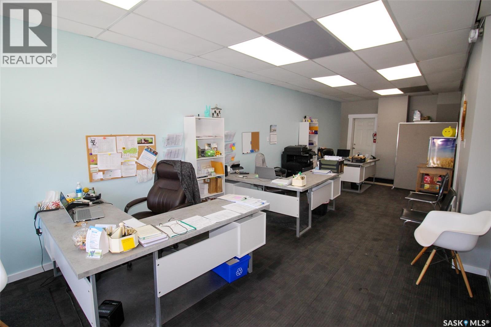 361 Centre Street, Shaunavon, Saskatchewan  S9H 4W4 - Photo 3 - SK029834