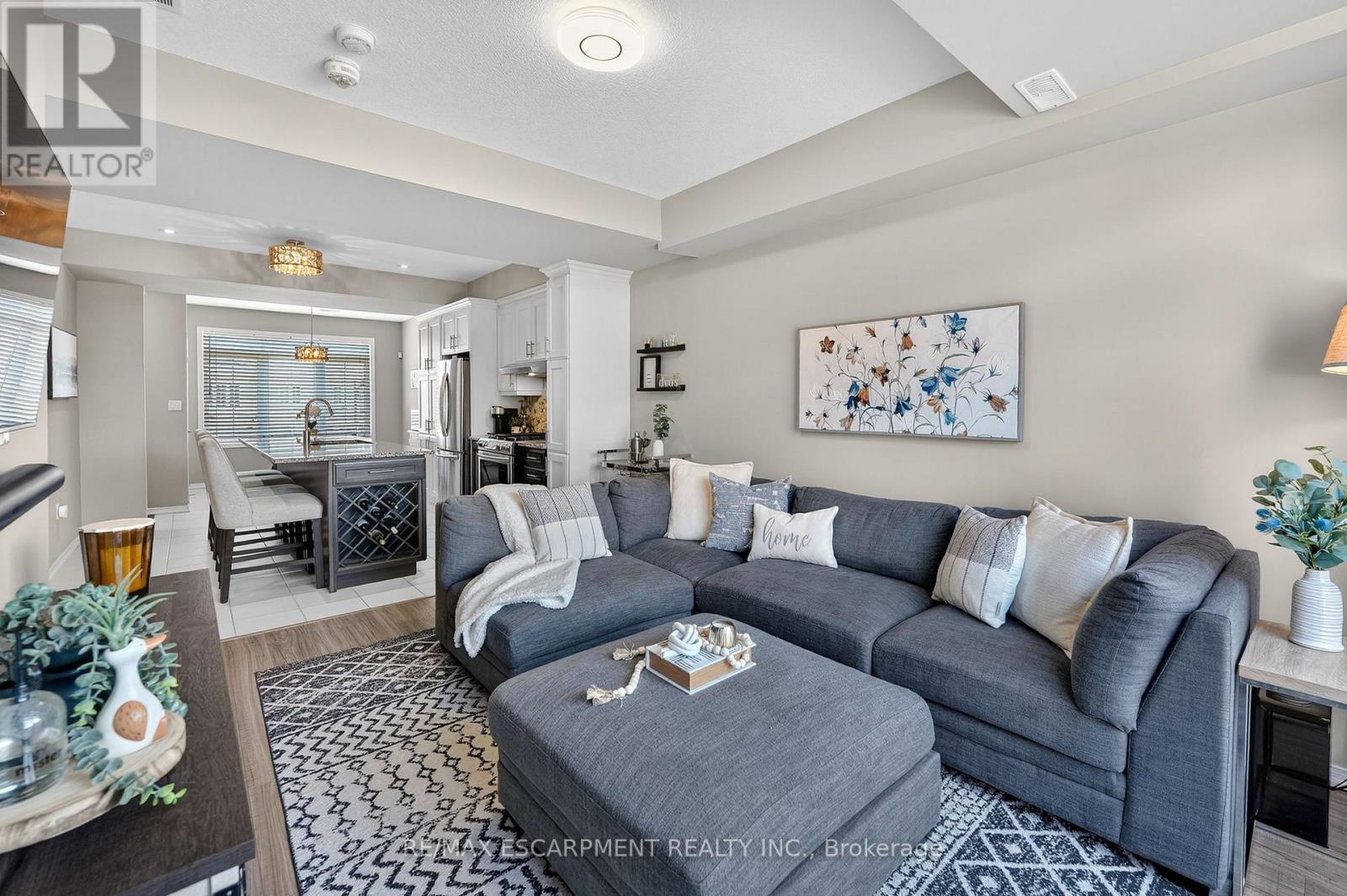 5048 Serena Drive, Lincoln, Ontario  L3J 1W3 - Photo 11 - X12851480