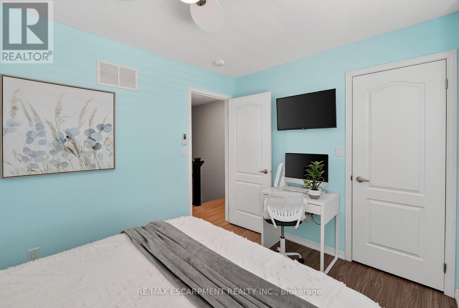 5048 Serena Drive, Lincoln, Ontario  L3J 1W3 - Photo 16 - X12851480