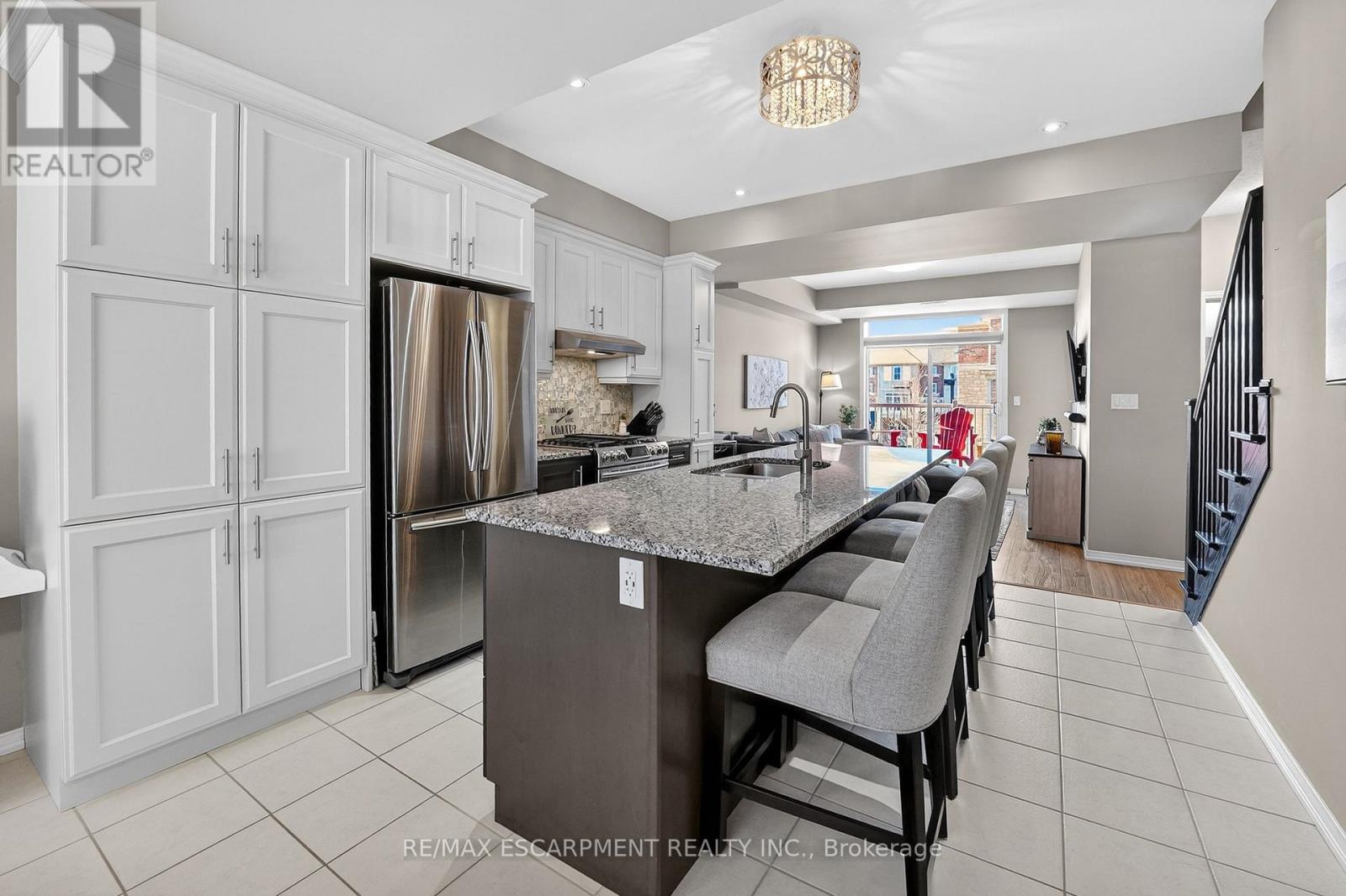 5048 Serena Drive, Lincoln, Ontario  L3J 1W3 - Photo 5 - X12851480