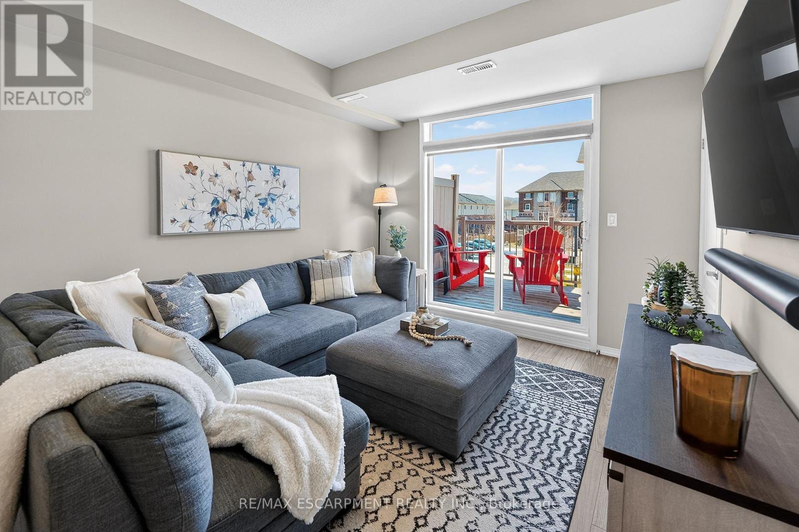 5048 Serena Drive, Lincoln, Ontario  L3J 1W3 - Photo 9 - X12851480