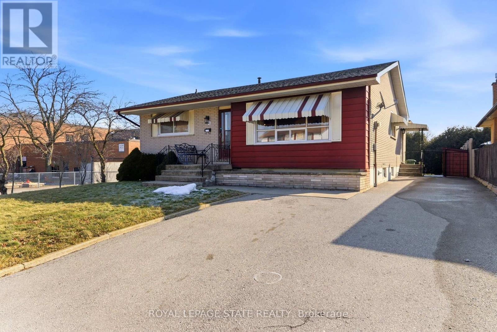 45 CROMWELL CRESCENT, Hamilton, Ontario
