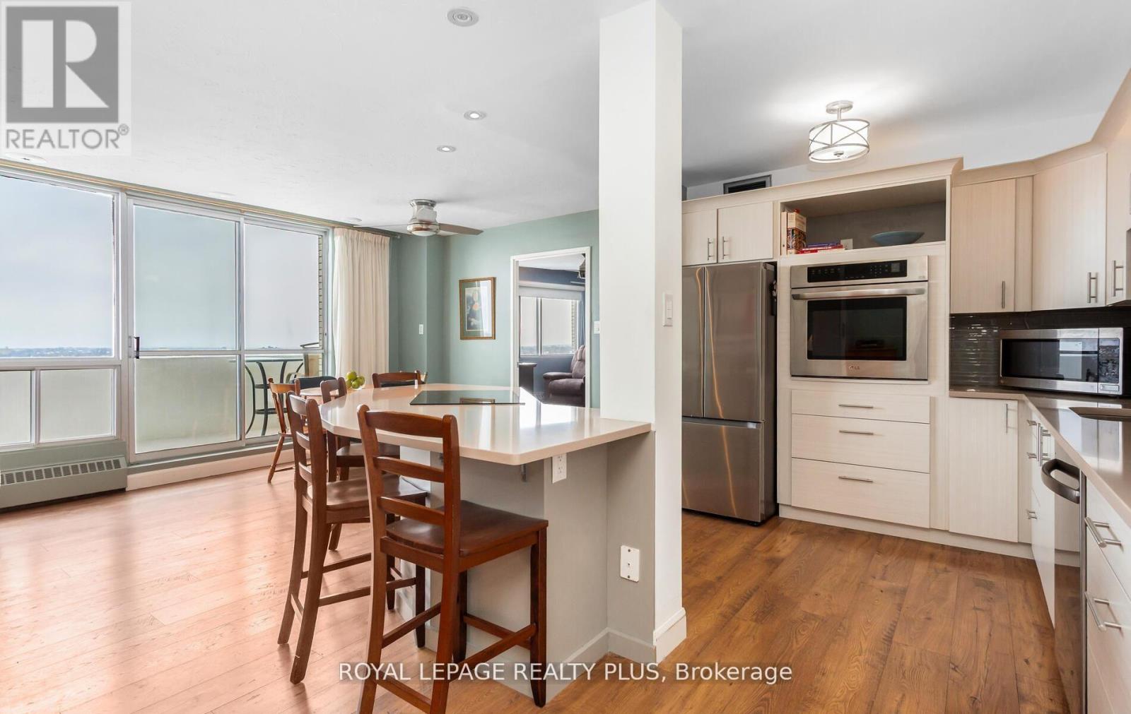 1204 - 15 Towering Heights Boulevard, St. Catharines, Ontario  L2T 3G7 - Photo 14 - X12851574