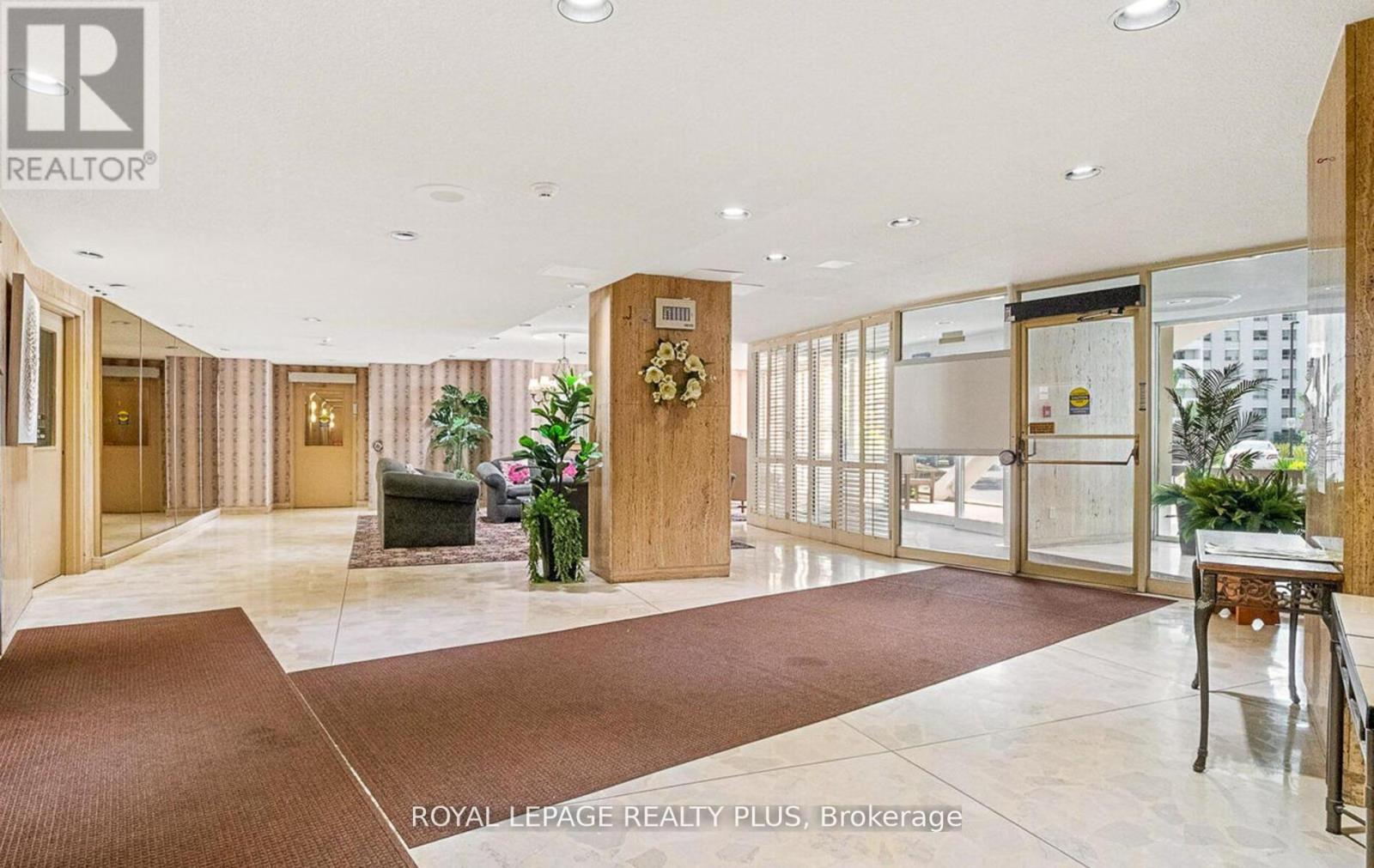 1204 - 15 Towering Heights Boulevard, St. Catharines, Ontario  L2T 3G7 - Photo 3 - X12851574