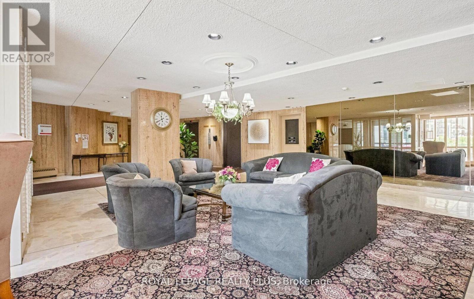 1204 - 15 Towering Heights Boulevard, St. Catharines, Ontario  L2T 3G7 - Photo 4 - X12851574