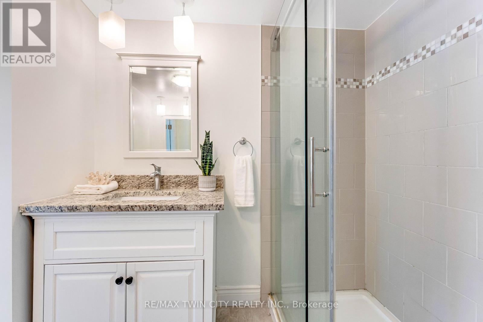 102 - 250 Glenridge Drive, Waterloo, Ontario  N2J 4H8 - Photo 25 - X12851578