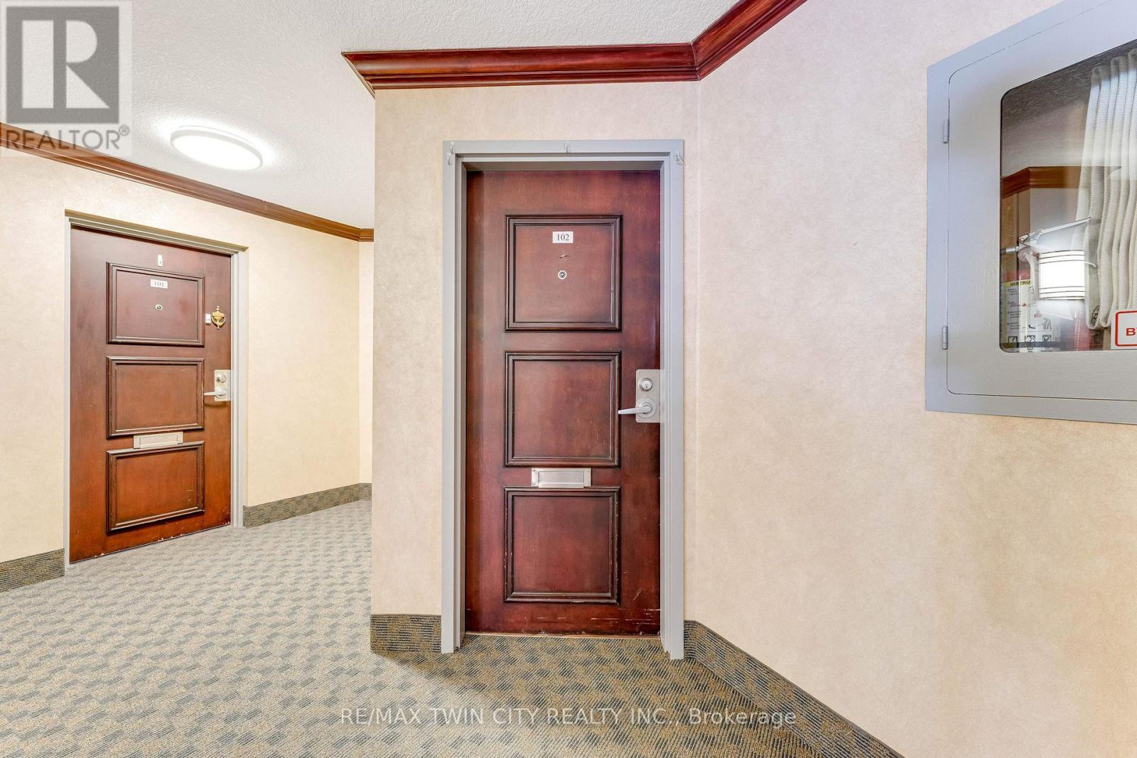 102 - 250 Glenridge Drive, Waterloo, Ontario  N2J 4H8 - Photo 3 - X12851578