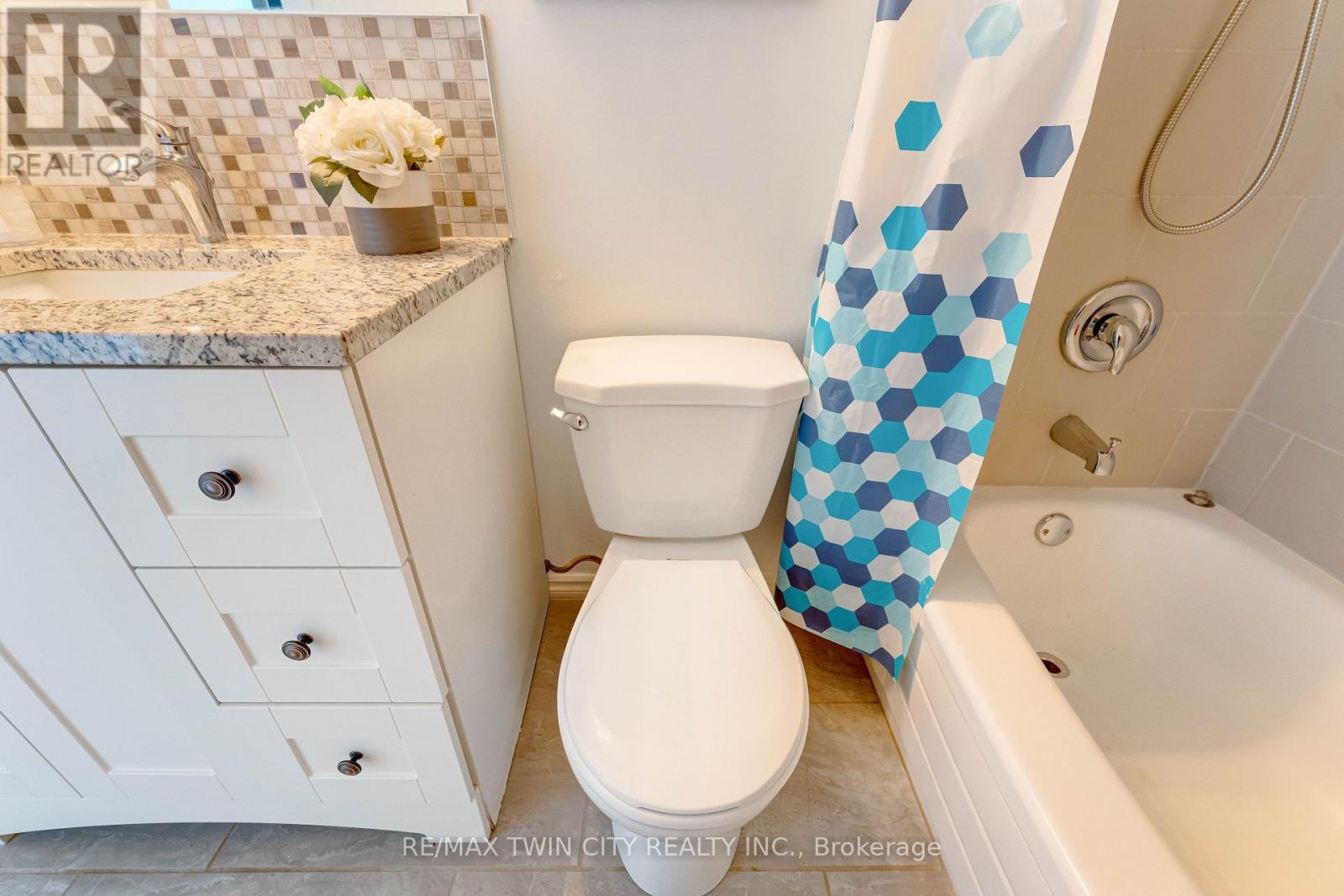 102 - 250 Glenridge Drive, Waterloo, Ontario  N2J 4H8 - Photo 31 - X12851578