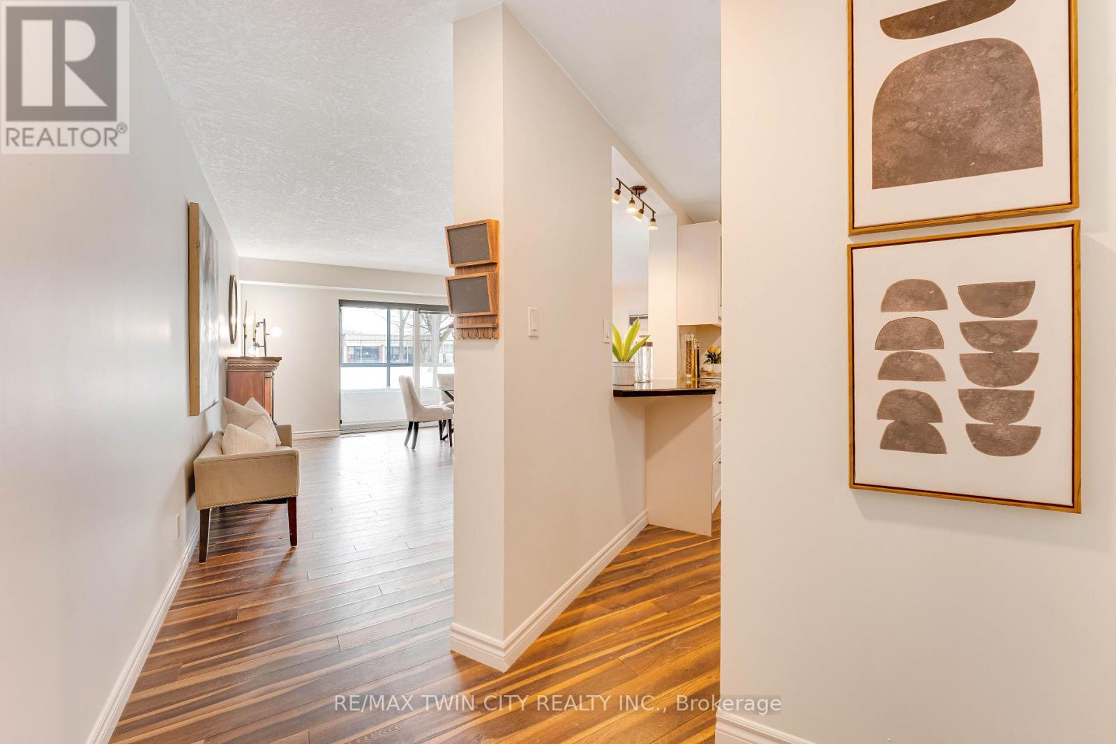 102 - 250 Glenridge Drive, Waterloo, Ontario  N2J 4H8 - Photo 4 - X12851578