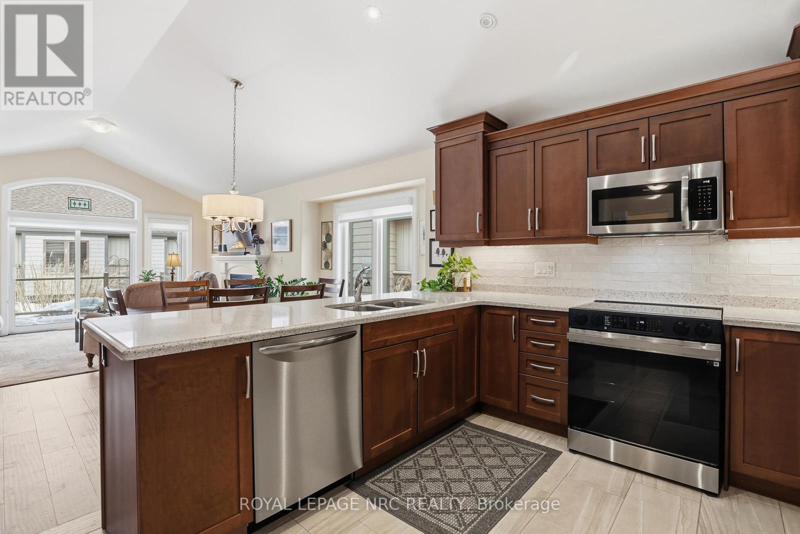 23 Richard Crescent, West Lincoln, Ontario  L0R 2A0 - Photo 10 - X12851678