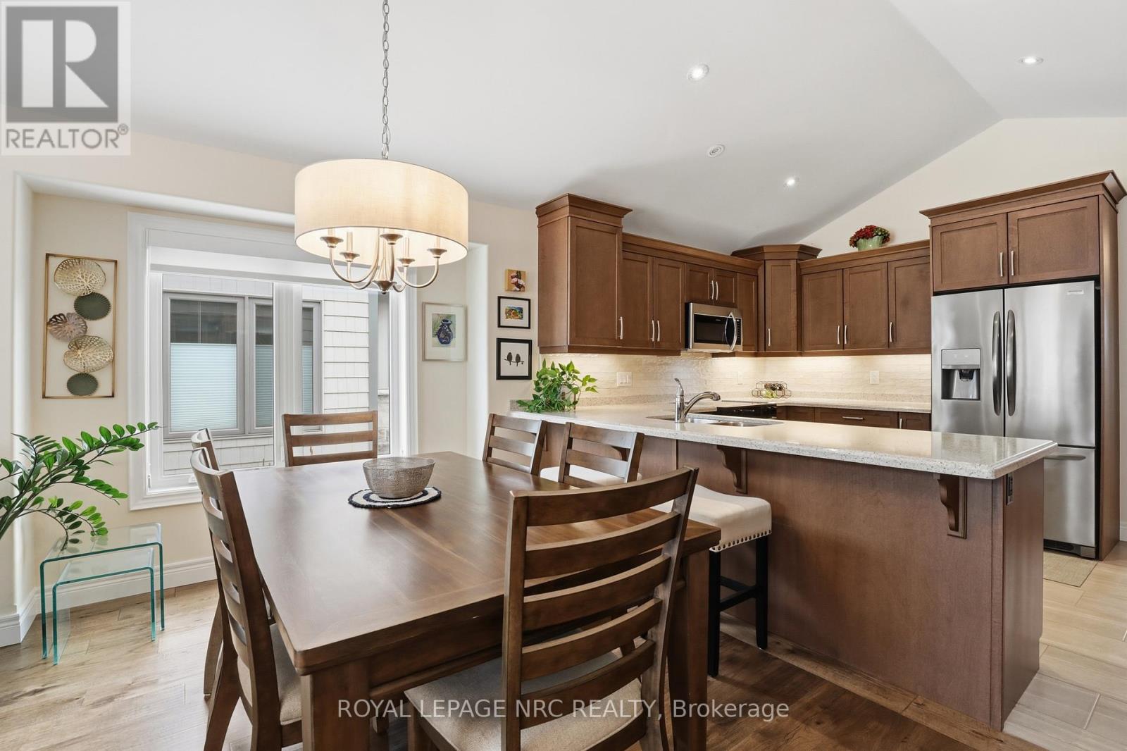 23 Richard Crescent, West Lincoln, Ontario  L0R 2A0 - Photo 12 - X12851678