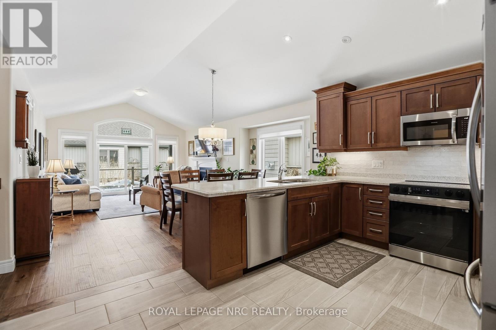 23 Richard Crescent, West Lincoln, Ontario  L0R 2A0 - Photo 6 - X12851678