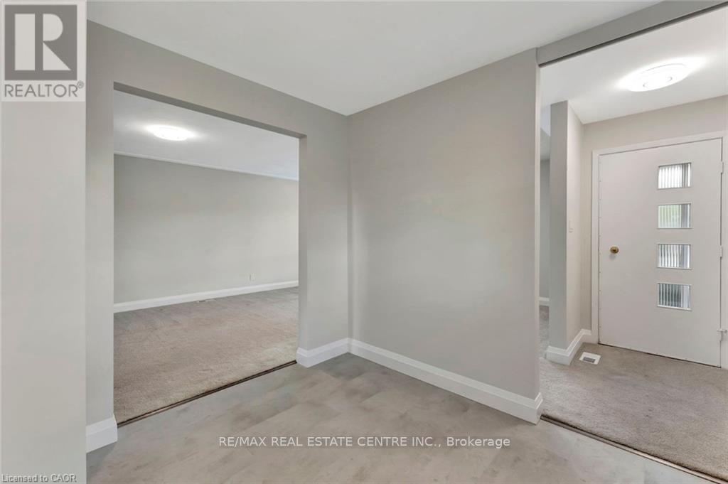 1 - 6 Ruskview Road, Kitchener, Ontario  N2M 4S2 - Photo 4 - X12851690