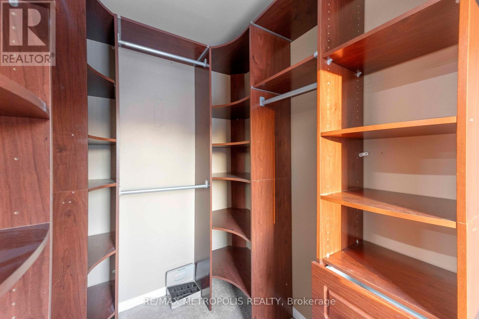 135 Veronica Drive, Kitchener, Ontario  N2A 4E6 - Photo 31 - X12851704