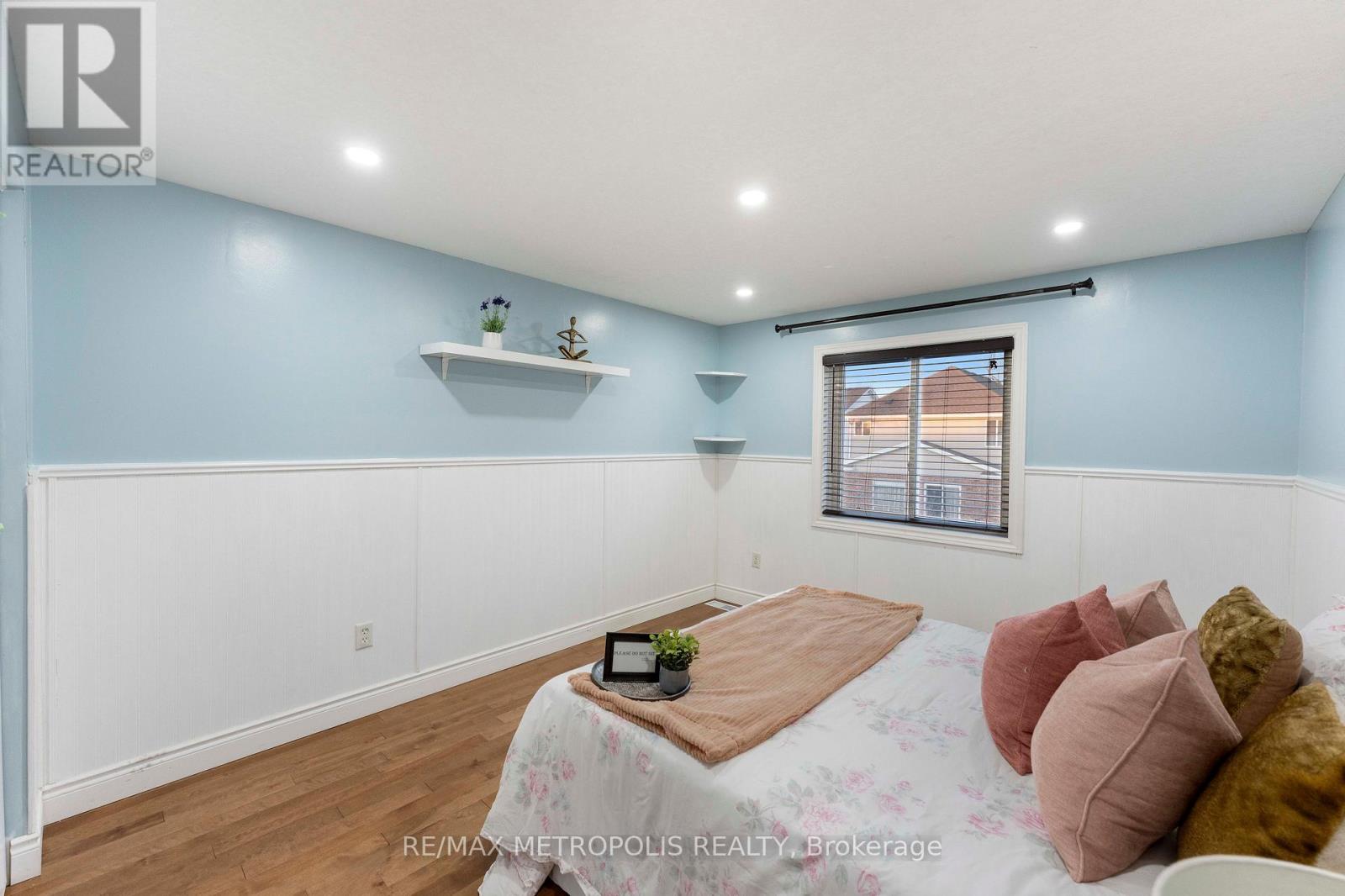 135 Veronica Drive, Kitchener, Ontario  N2A 4E6 - Photo 38 - X12851704