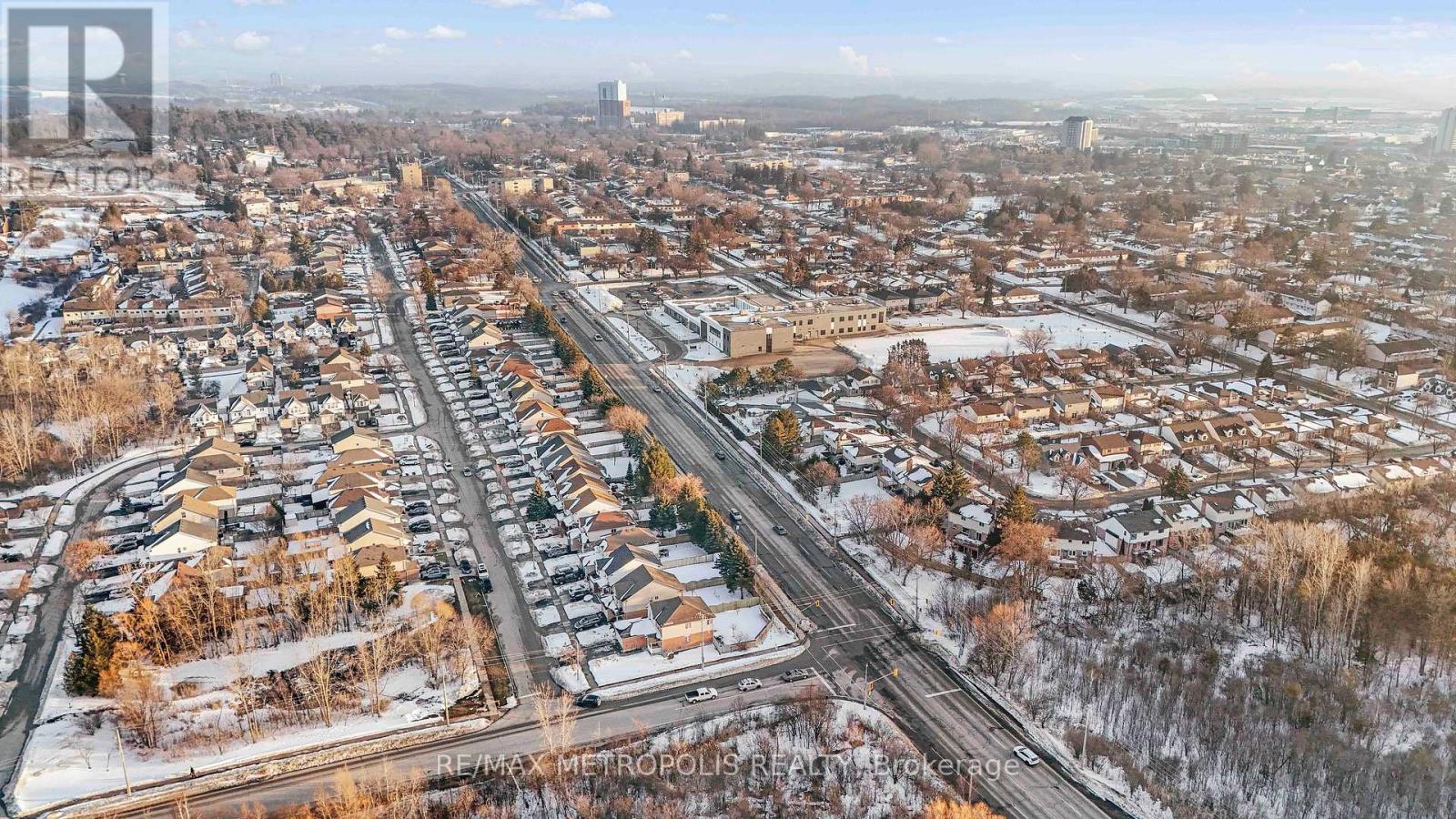 135 Veronica Drive, Kitchener, Ontario  N2A 4E6 - Photo 6 - X12851704