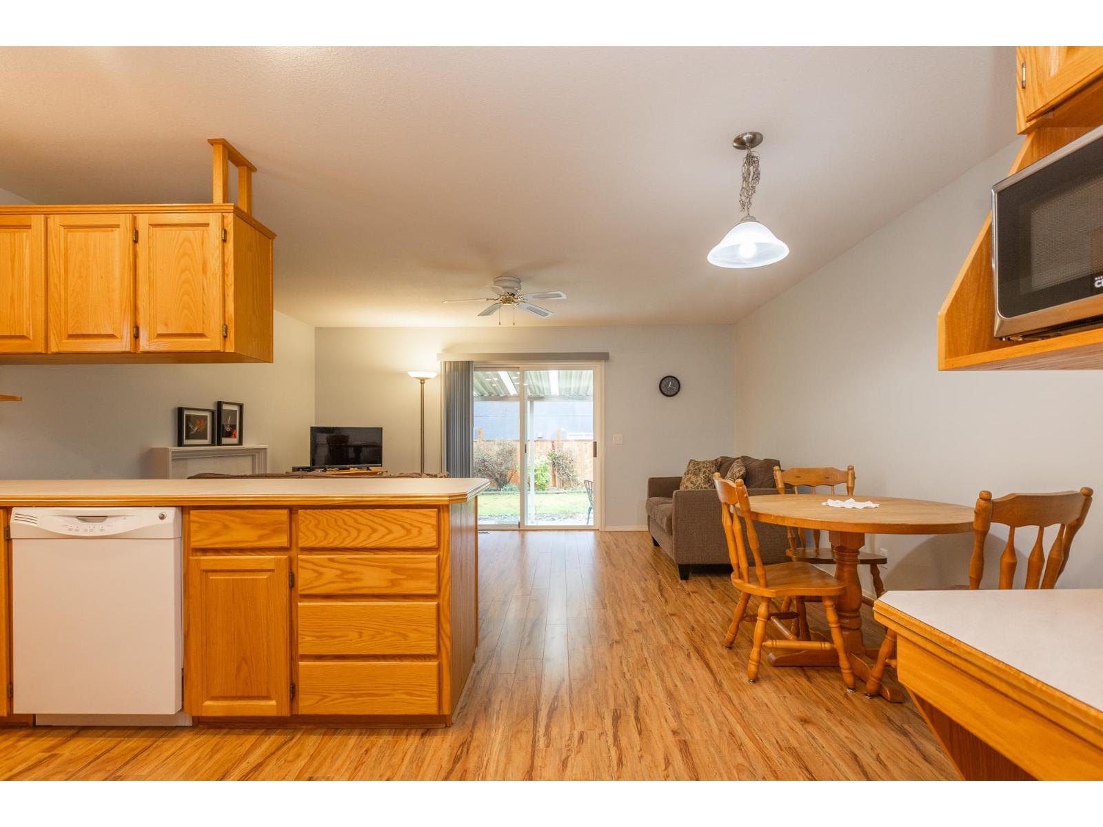 8257 Mcintyre Street, Mission, British Columbia  V2V 6T3 - Photo 10 - R3095048