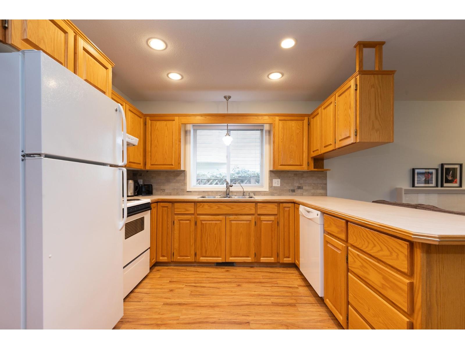 8257 Mcintyre Street, Mission, British Columbia  V2V 6T3 - Photo 11 - R3095048