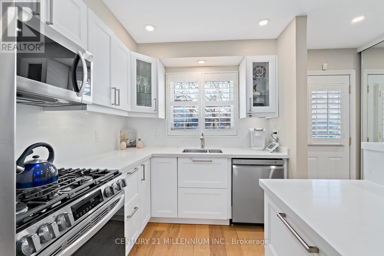 19 - 6699 Falconer Drive, Mississauga, Ontario  L5N 2E3 - Photo 4 - W12851626