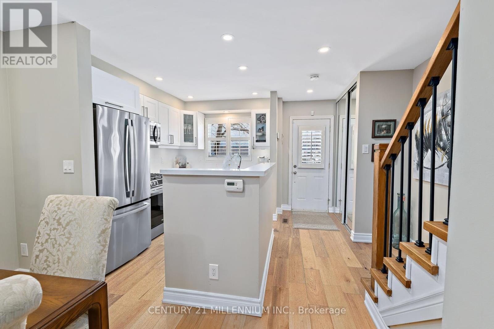 19 - 6699 Falconer Drive, Mississauga, Ontario  L5N 2E3 - Photo 5 - W12851626