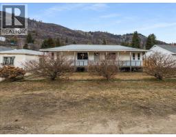 740 10TH Avenue, Montrose, British Columbia