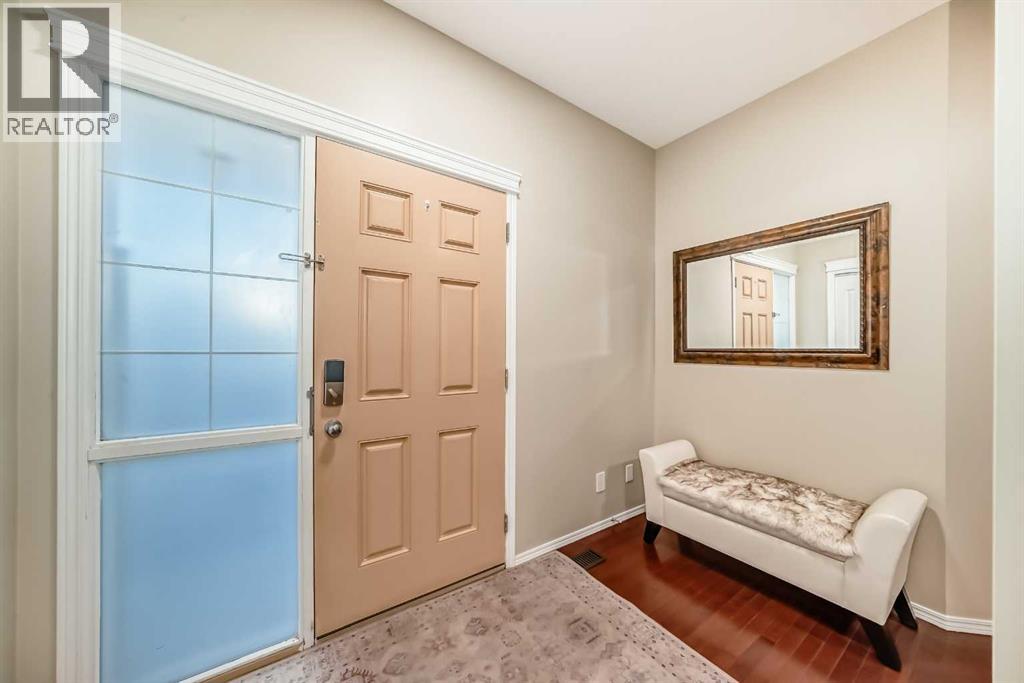 719 Panamount Boulevard Nw, Calgary, Alberta T3K 0P7 - Photo 3 - A2279976