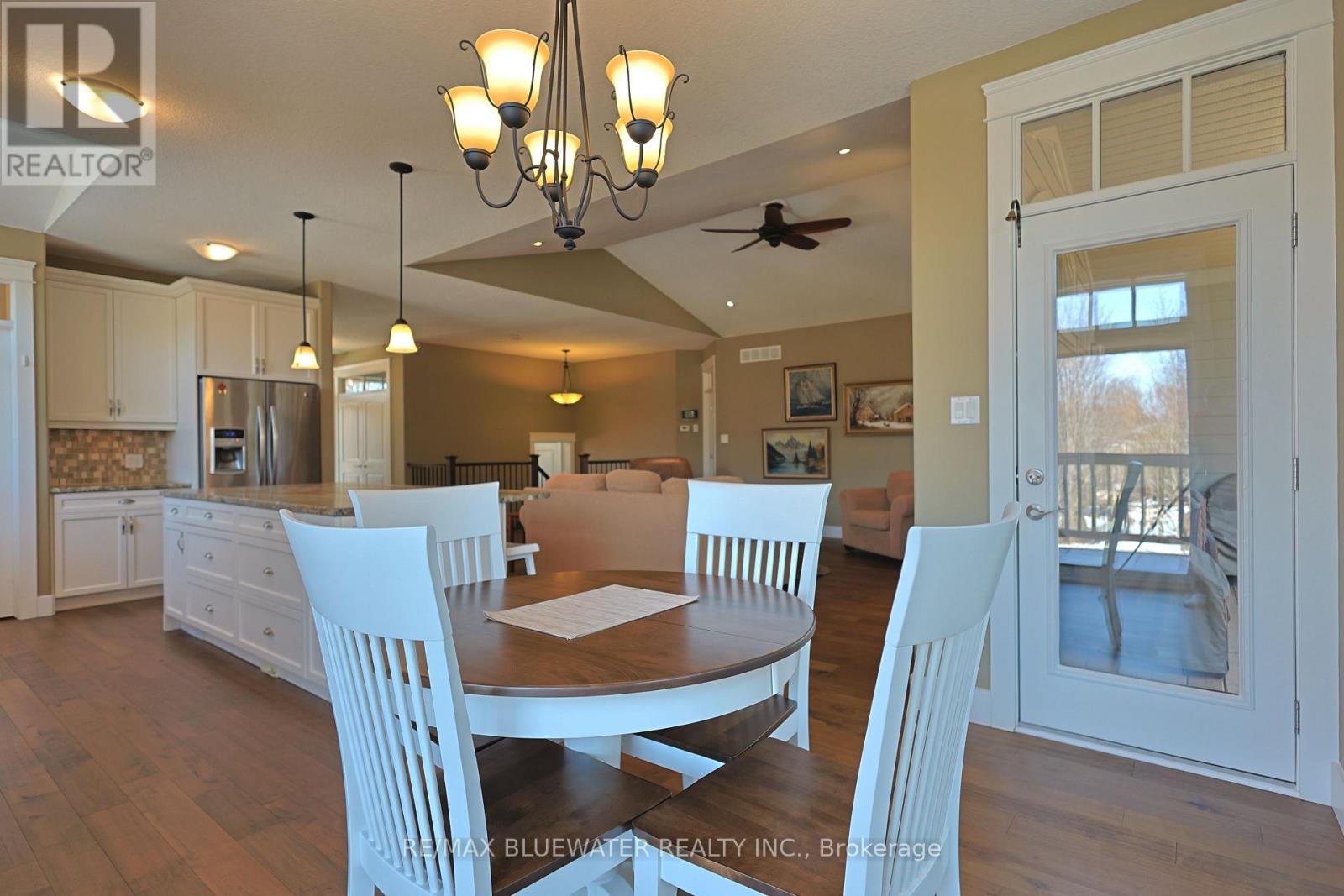 2 Hayter Drive, Lambton Shores, Ontario  N0M 1T0 - Photo 20 - X12851804