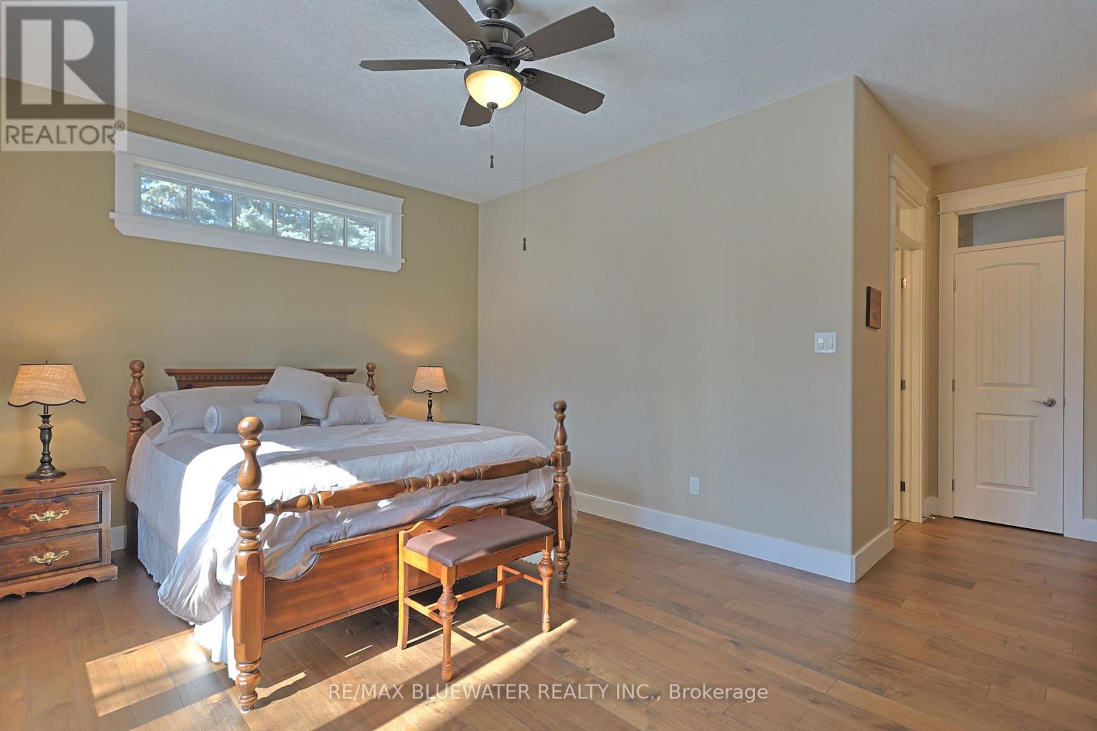 2 Hayter Drive, Lambton Shores, Ontario  N0M 1T0 - Photo 23 - X12851804