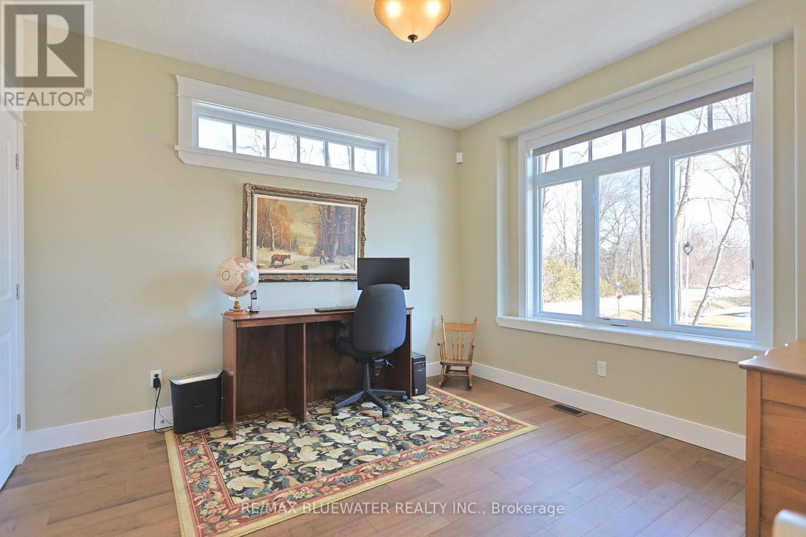 2 Hayter Drive, Lambton Shores, Ontario  N0M 1T0 - Photo 27 - X12851804