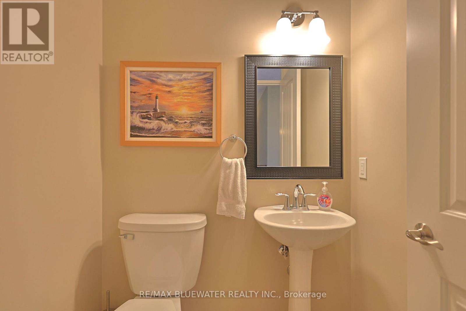 2 Hayter Drive, Lambton Shores, Ontario  N0M 1T0 - Photo 28 - X12851804