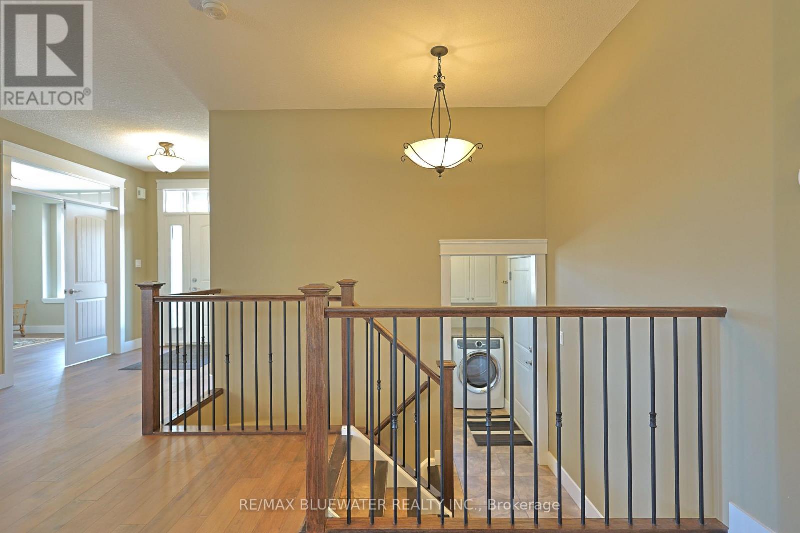 2 Hayter Drive, Lambton Shores, Ontario  N0M 1T0 - Photo 29 - X12851804