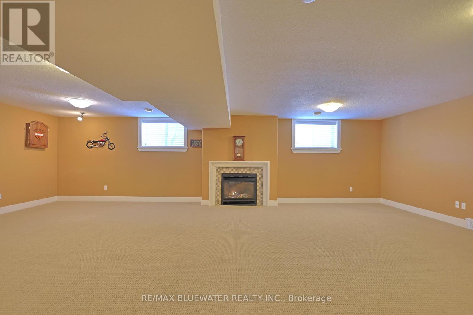 2 Hayter Drive, Lambton Shores, Ontario  N0M 1T0 - Photo 32 - X12851804