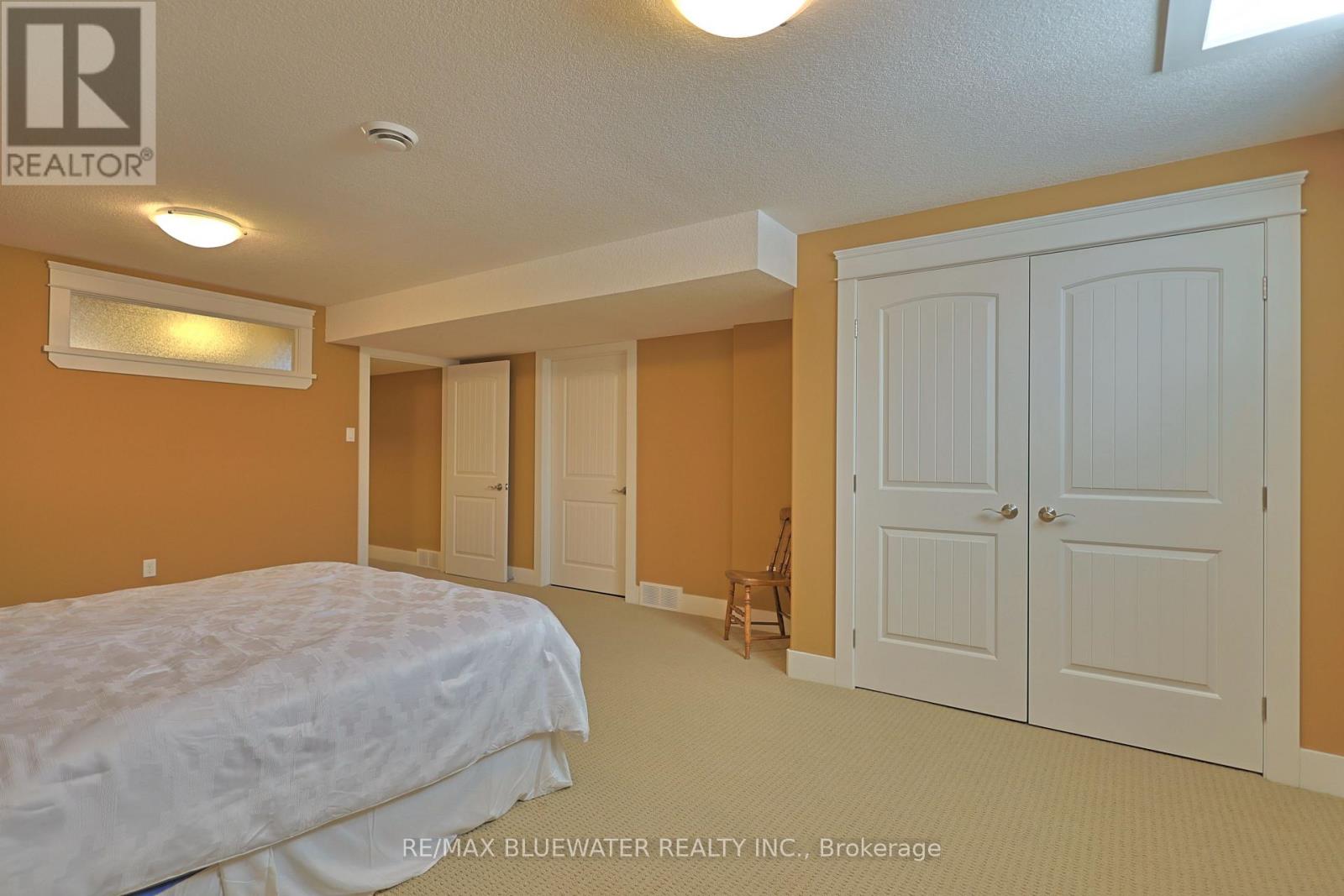 2 Hayter Drive, Lambton Shores, Ontario  N0M 1T0 - Photo 37 - X12851804