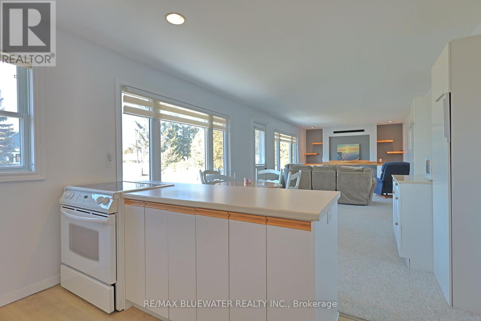 71224 Sandra Street, Bluewater (Hay), Ontario  N0M 1N0 - Photo 11 - X12851806