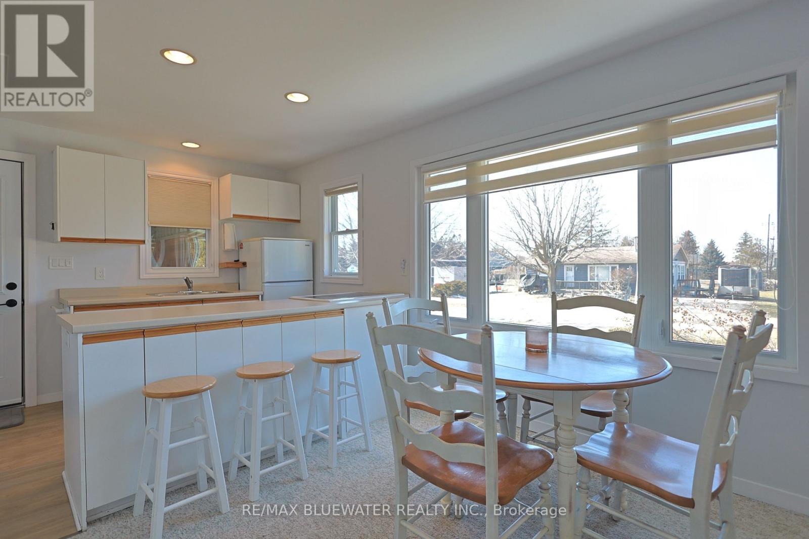 71224 Sandra Street, Bluewater (Hay), Ontario  N0M 1N0 - Photo 8 - X12851806