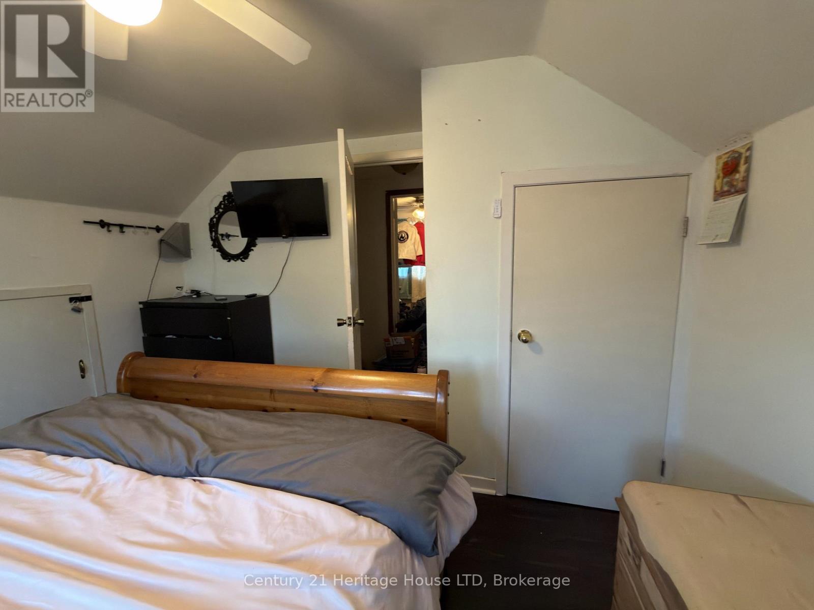 62 Kingsmill Street S, Fort Erie, Ontario  L2A 4E4 - Photo 12 - X12851750