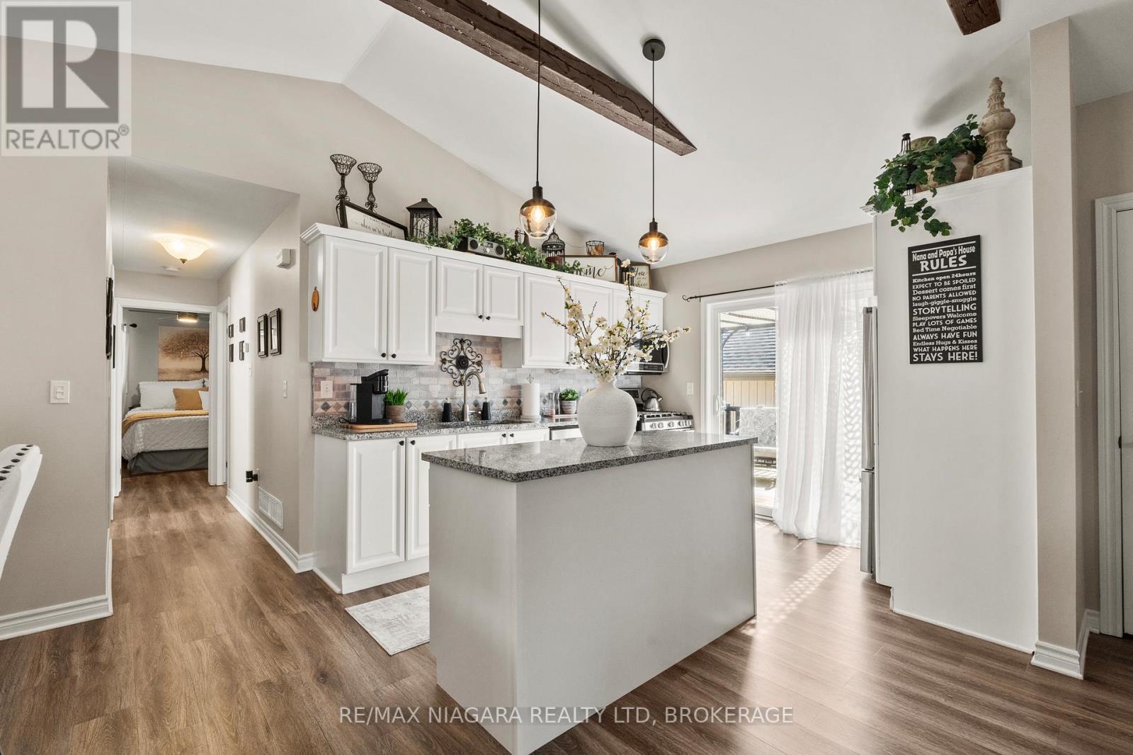 232 Regatta Drive, Welland, Ontario  L3B 6E8 - Photo 12 - X12851766