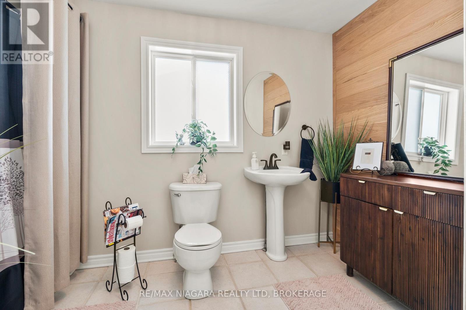 232 Regatta Drive, Welland, Ontario  L3B 6E8 - Photo 15 - X12851766