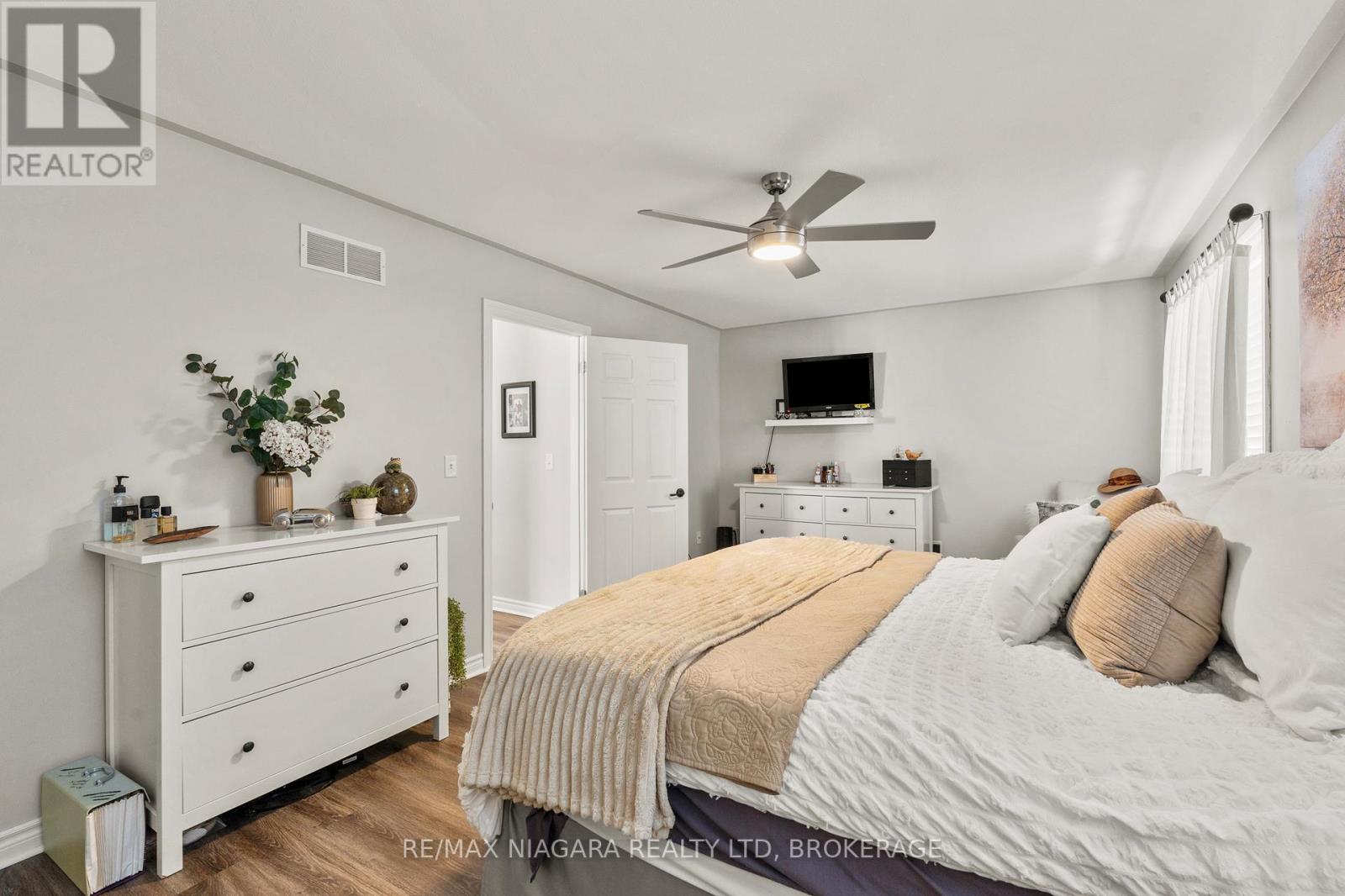 232 Regatta Drive, Welland, Ontario  L3B 6E8 - Photo 17 - X12851766