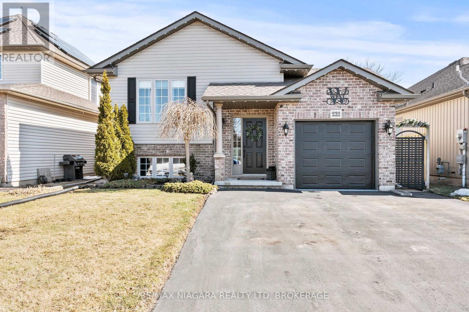 232 Regatta Drive, Welland, Ontario  L3B 6E8 - Photo 2 - X12851766