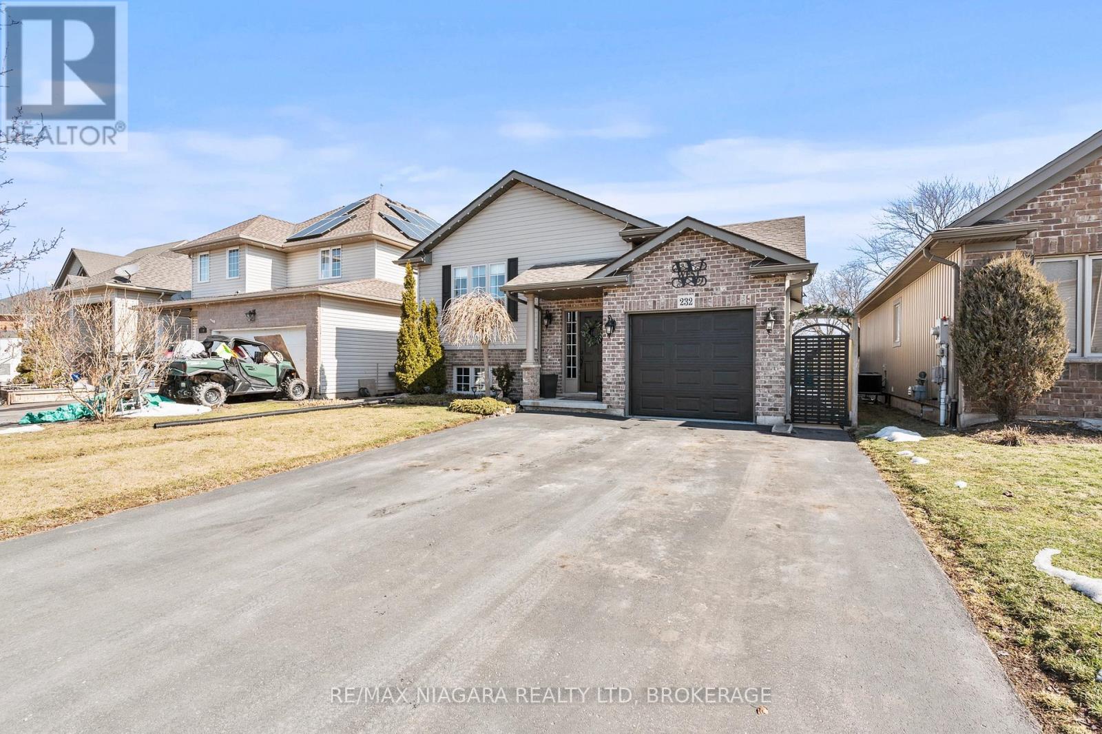 232 Regatta Drive, Welland, Ontario  L3B 6E8 - Photo 3 - X12851766