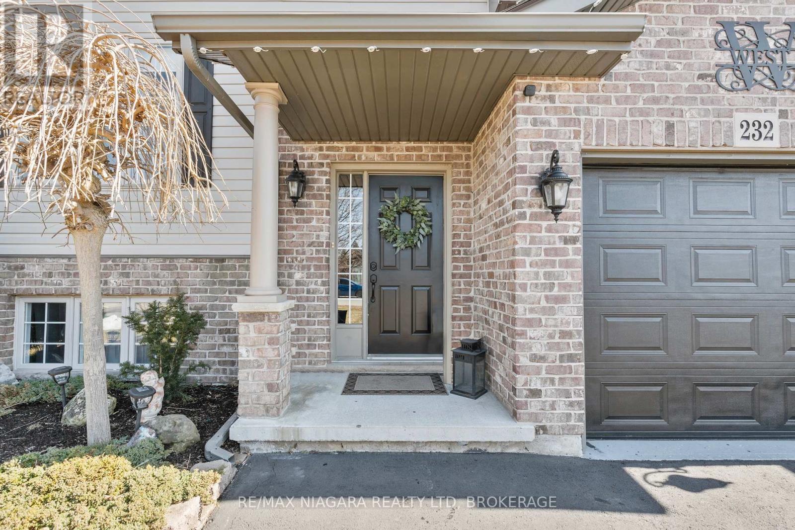 232 Regatta Drive, Welland, Ontario  L3B 6E8 - Photo 4 - X12851766