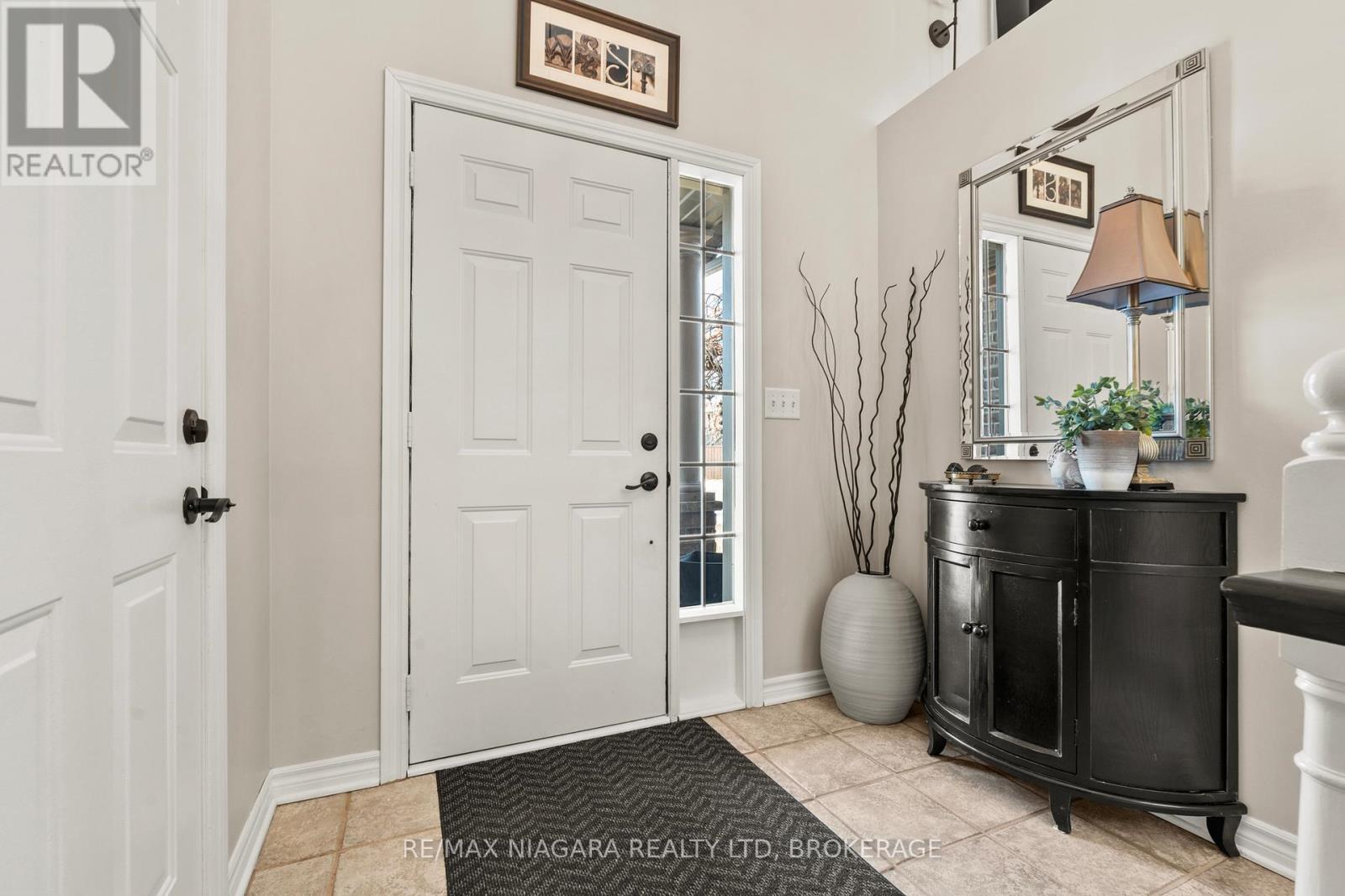 232 Regatta Drive, Welland, Ontario  L3B 6E8 - Photo 5 - X12851766