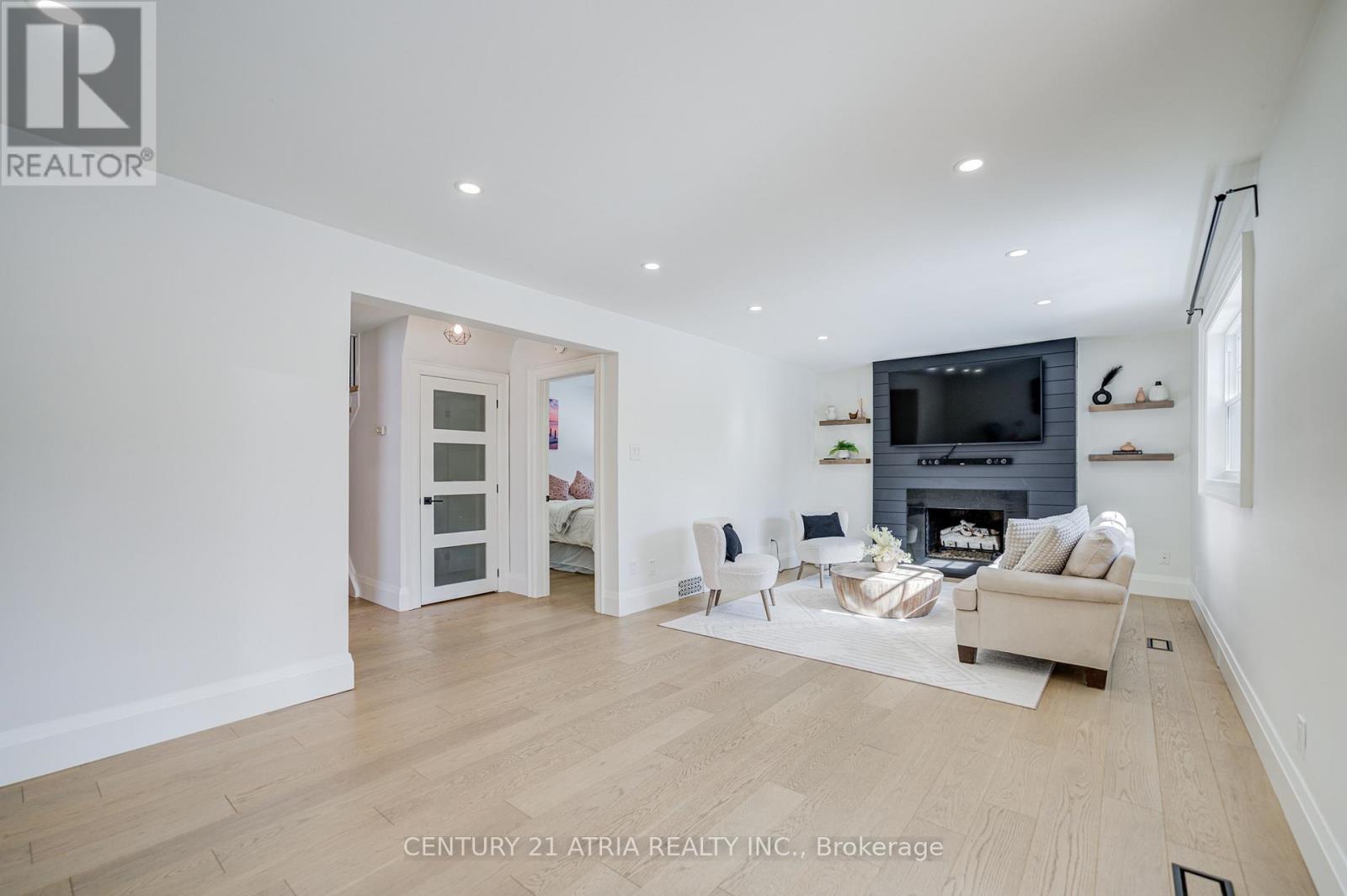 23 Ladbrooke Road, Toronto, Ontario  M3R 2A7 - Photo 17 - W12826996