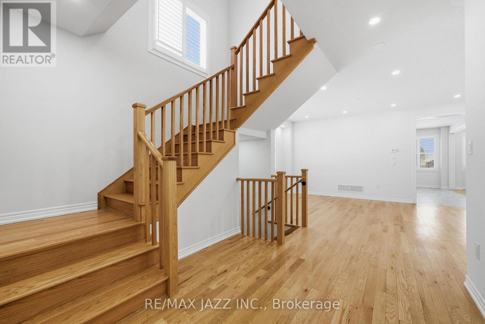 123 Woolacott Lane, Clarington, Ontario  L1C 7H1 - Photo 3 - E12851802