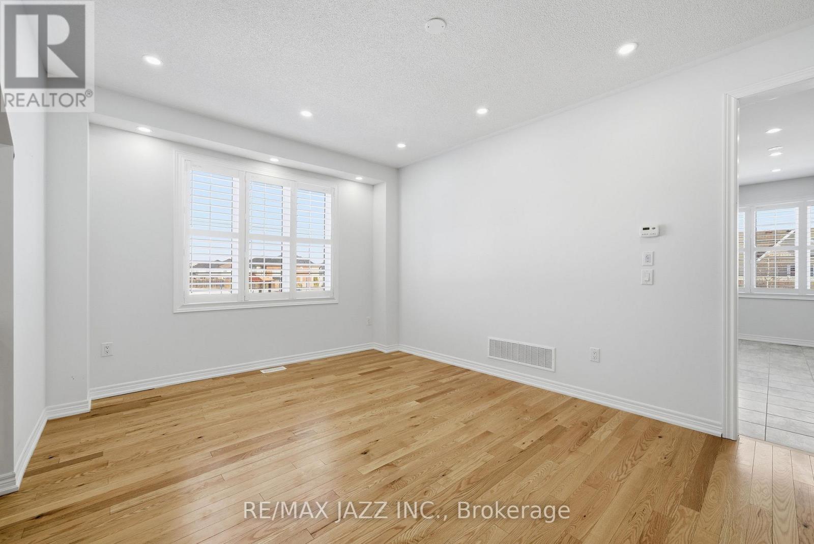 123 Woolacott Lane, Clarington, Ontario  L1C 7H1 - Photo 5 - E12851802