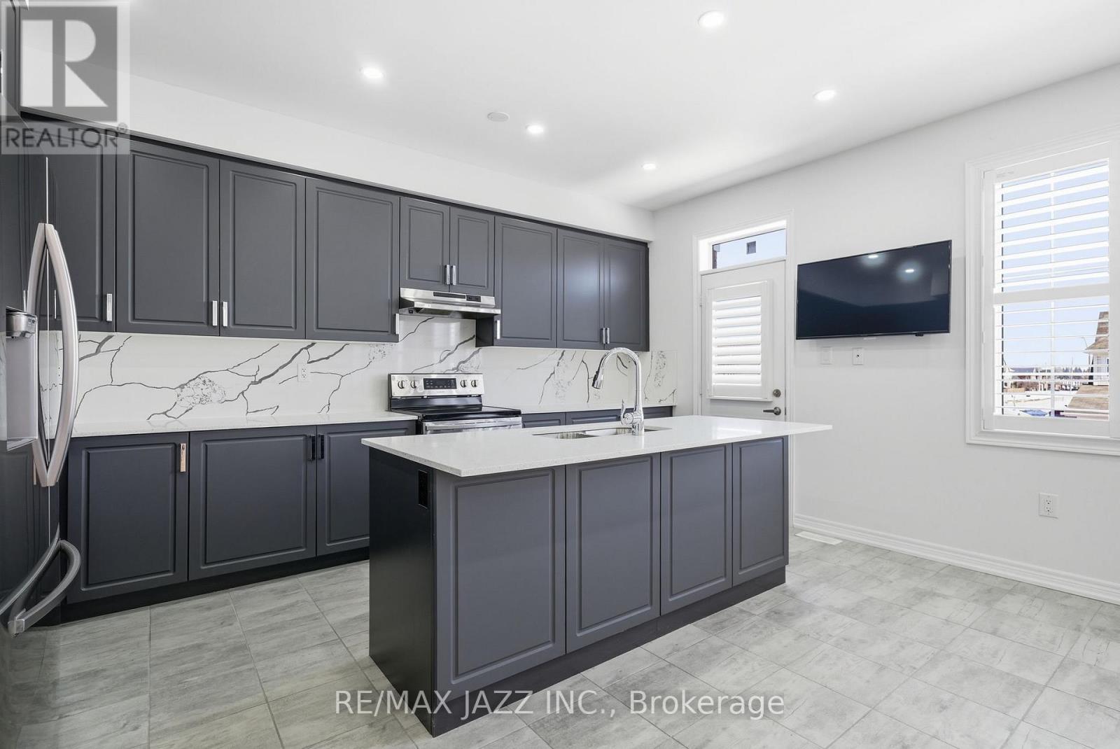 123 Woolacott Lane, Clarington, Ontario  L1C 7H1 - Photo 7 - E12851802